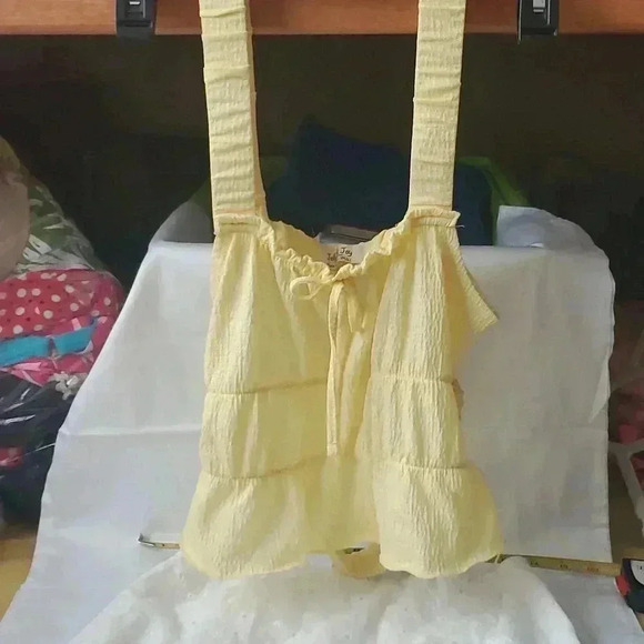 ☆☆☆Mini white skirt with yellow top - Picture 9 of 11